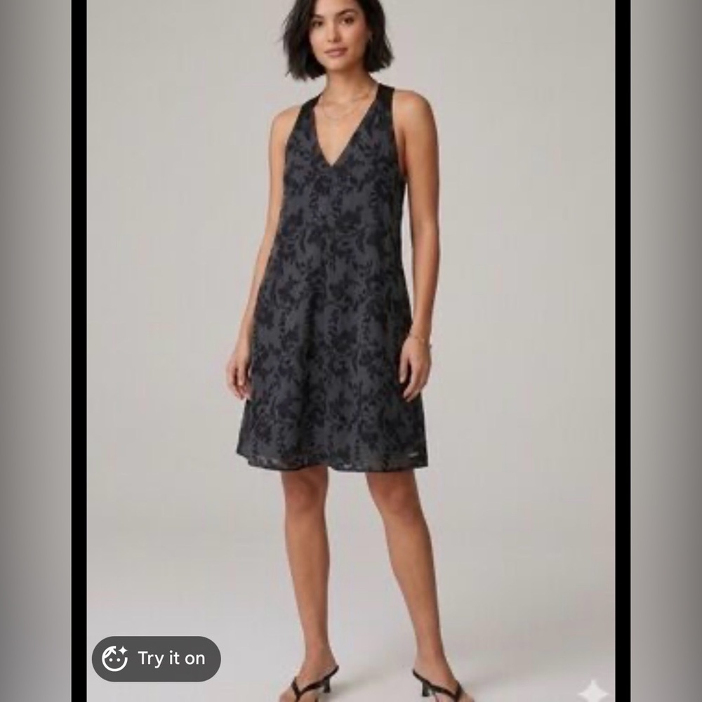 ASTR the Label Floral Jacquard Shift Dress Women's Size Large